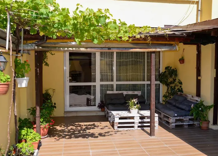 Гостевой дом Edelvais Приморско