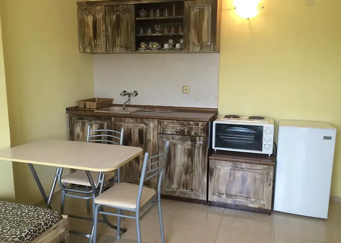 Гостевой дом Edelvais Приморско