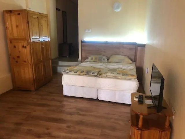 Edelvais Гостевой дом 2*